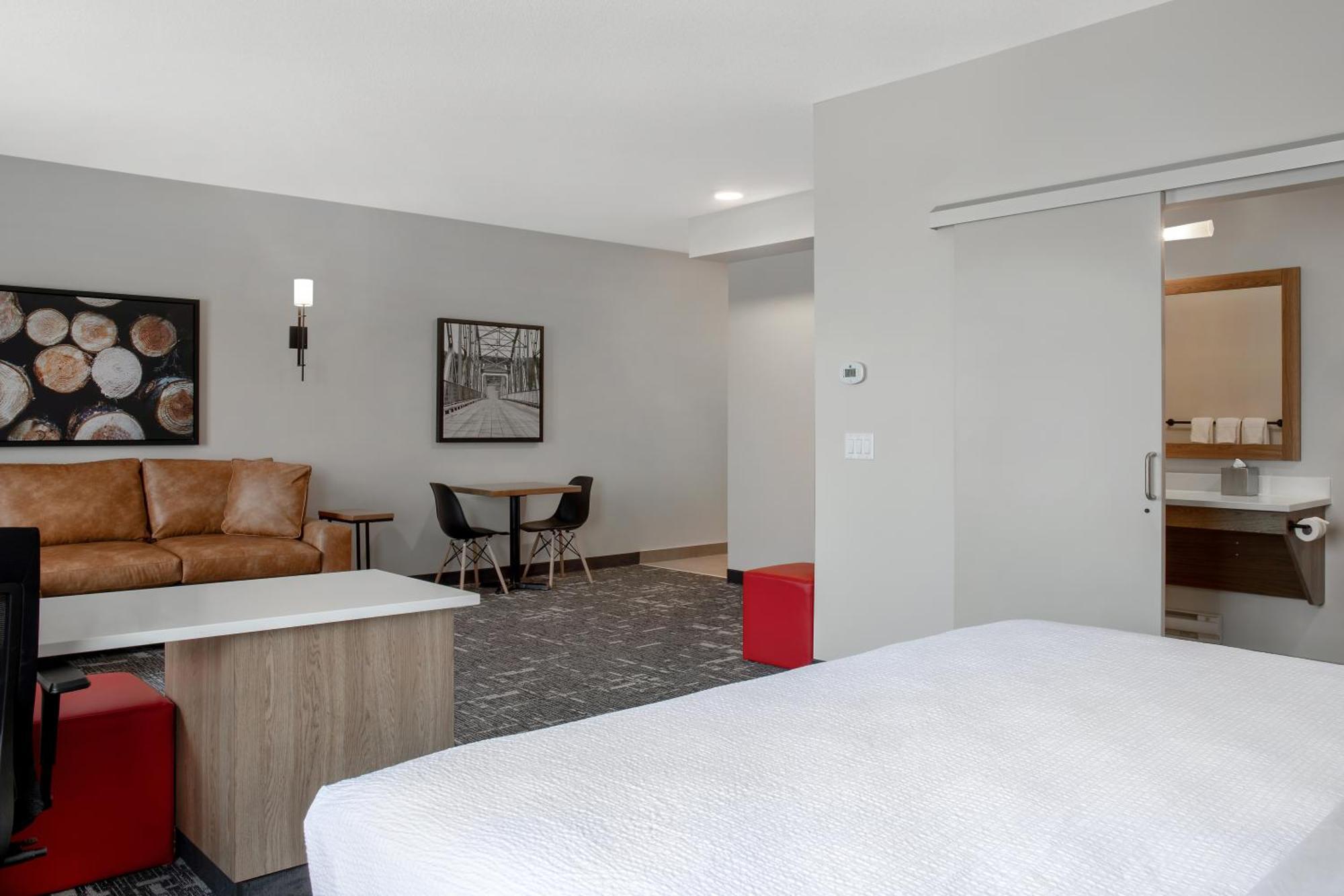 Hotel Ramada By Wyndham Cochrane Zewnętrze zdjęcie